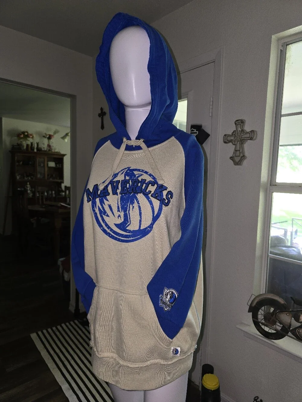 Dallas Mavericks Hoodie  Kids XL Extremely Rare
